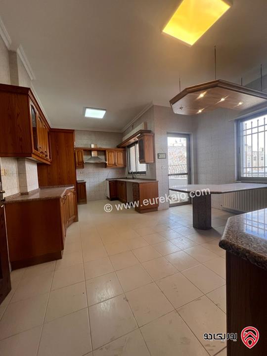 شقة طابق ثالث مساحة 325م للايجار في عمان - ضاحية الأمير راشد 