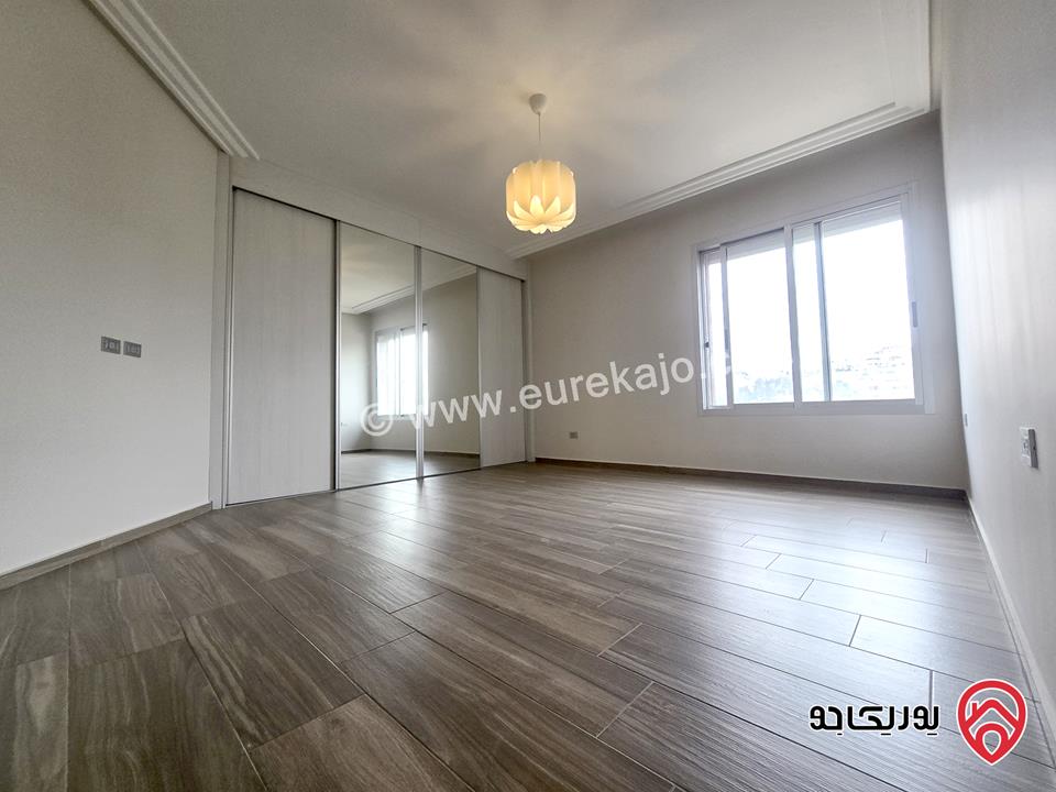 شقة دوبلكس مميزة طابق اخير مع روف مجموع المساحة 350 متر مربع للايجار في عمان - دير غبار