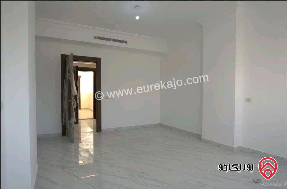 شقة دوبليكس طابق اخير مع رووف مساحة 450م للبيع في عمان - خلدا