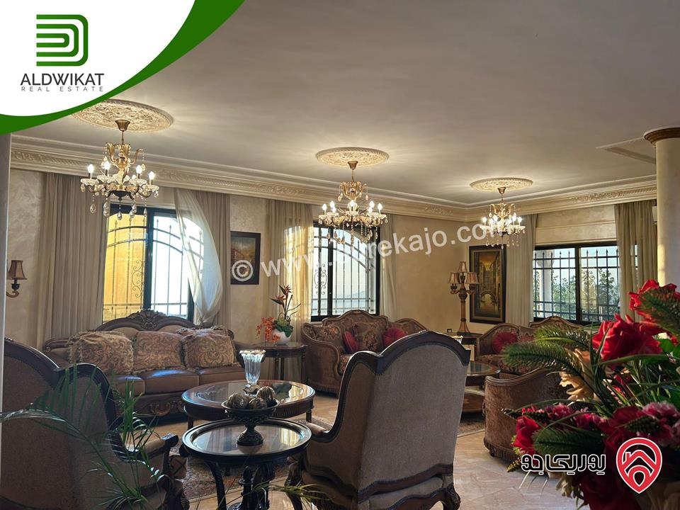 فيلا مستقلة مفروشة للبيع في عمان - ناعور مساحة الارض 1050م ومساحة البناء 1000م ومساحة الحديقة 400م ومساحة الترس 200م موقع اطلالة رائع ومميز