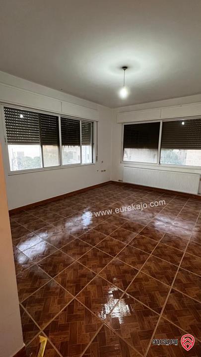 شقة مساحة 320م طابقية للايجار في عمان - الرابية