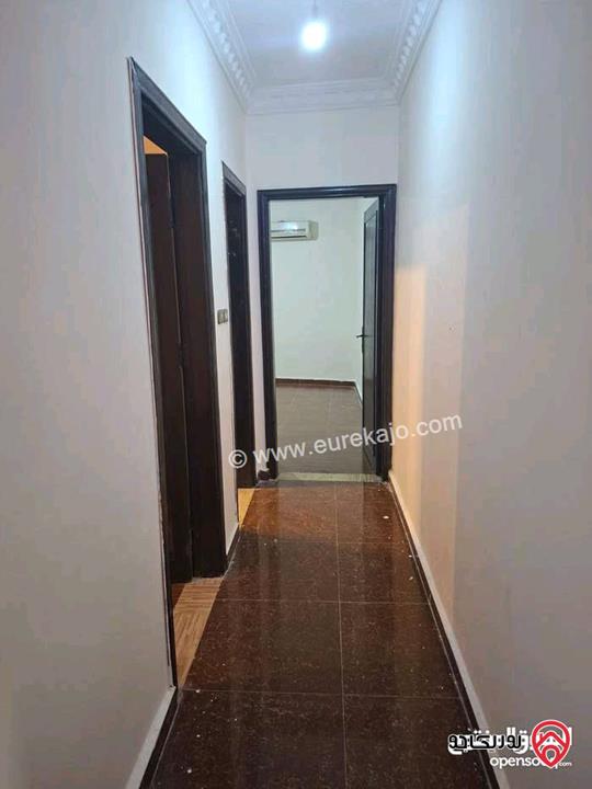 شقة فارغة طابق اول مساحة 105م للإيجار في عمان - الرابية 