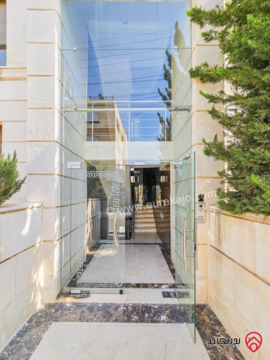 شقة سوبر ديلوكس جديدة - طابقية - مساحة 223م طابق أول للبيع في عمان - دير غبار