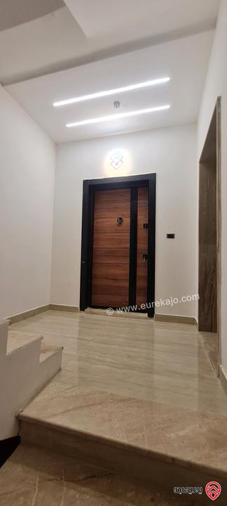 شقق فاخرة طابقية مساحة 207م للبيع في عمان - البنيات بالقرب من مدارس الحصاد