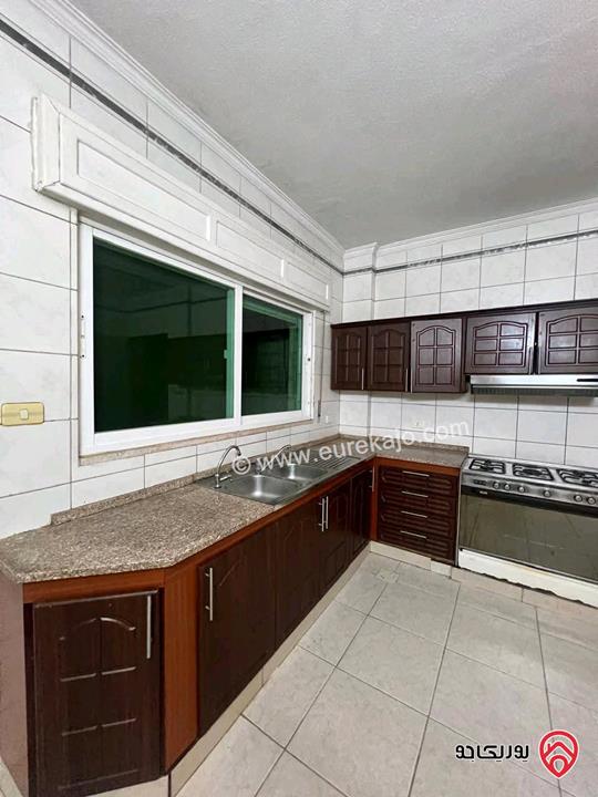 شقة فارغة مساحة 160م طابق ثالث للايجار في عمان - أم السماق