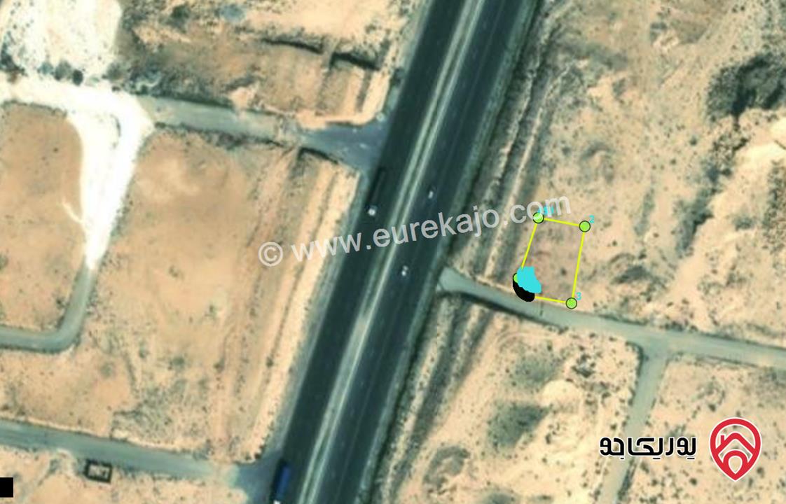 قطعه ارض مساحة 600م للبيع من أراضي جنوب عمان بالذره على طريق العقبه عمان على شارعين واجهه على شارع رئيسي 27م وشارع جانبي 24م بسعر جدا مميز 22 الف بداعي السفر 