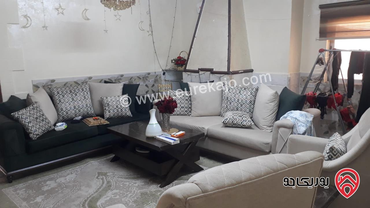 شقة طابقية طابق اخير مساحة 140م للبيع في عمان - جبل الاخضر  