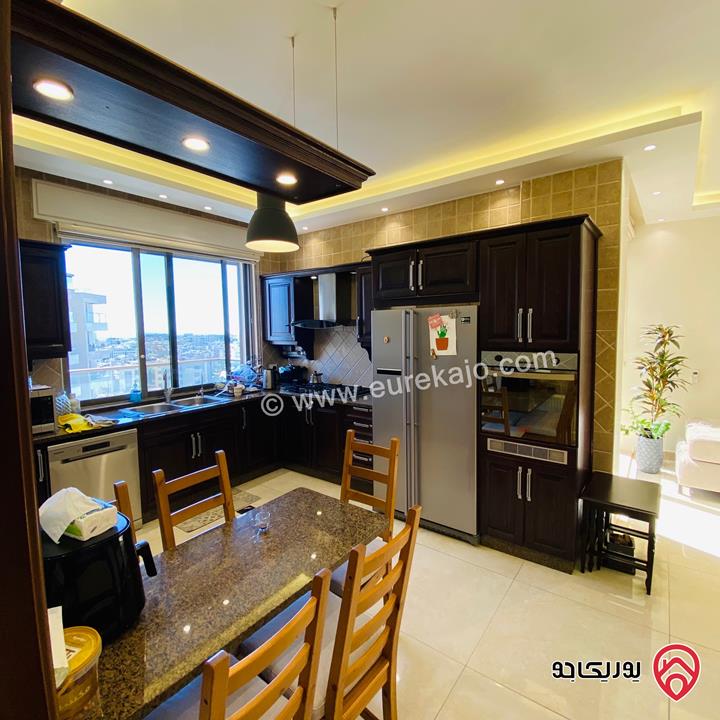 شقة طابق ثالث مساحة 150م للبيع في عمان - خلدا من المالك مباشرة