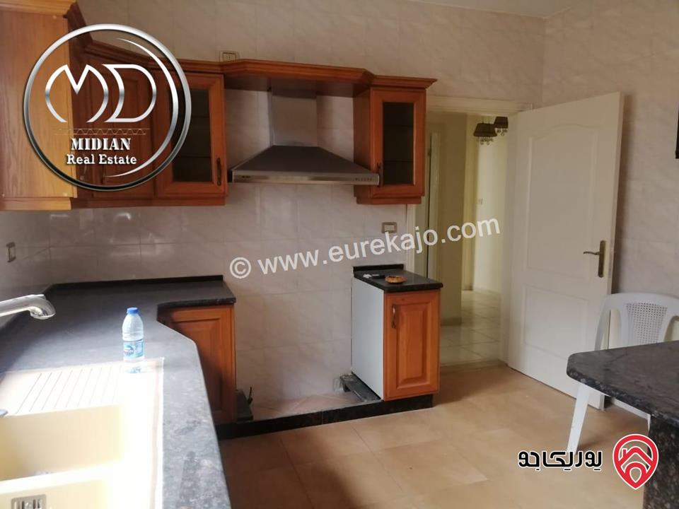 شقة ارضية فارغة للايجار في عمان - الصويفية مساحة 200م مع ترس و حديقة 150م سوبر ديلوكس بسعر مميز