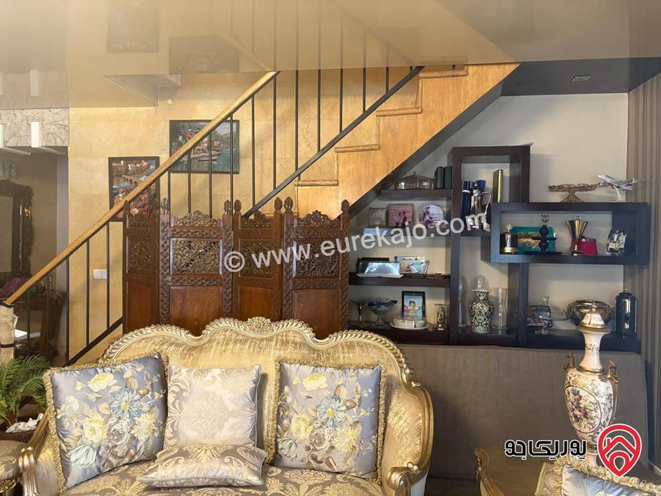 شقة طابق ثالث دوبلكس مساحة 200م للبيع في عمان - حي الصحابة – رجم عميش