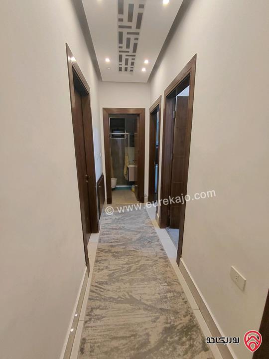 شقة طابق أول مساحة 220م للايجار في عمان - خلدا 