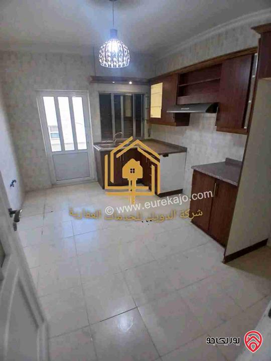 شقة فارغة طابق اول مساحة 150م للإيجار في عمان - الدوار السابع 