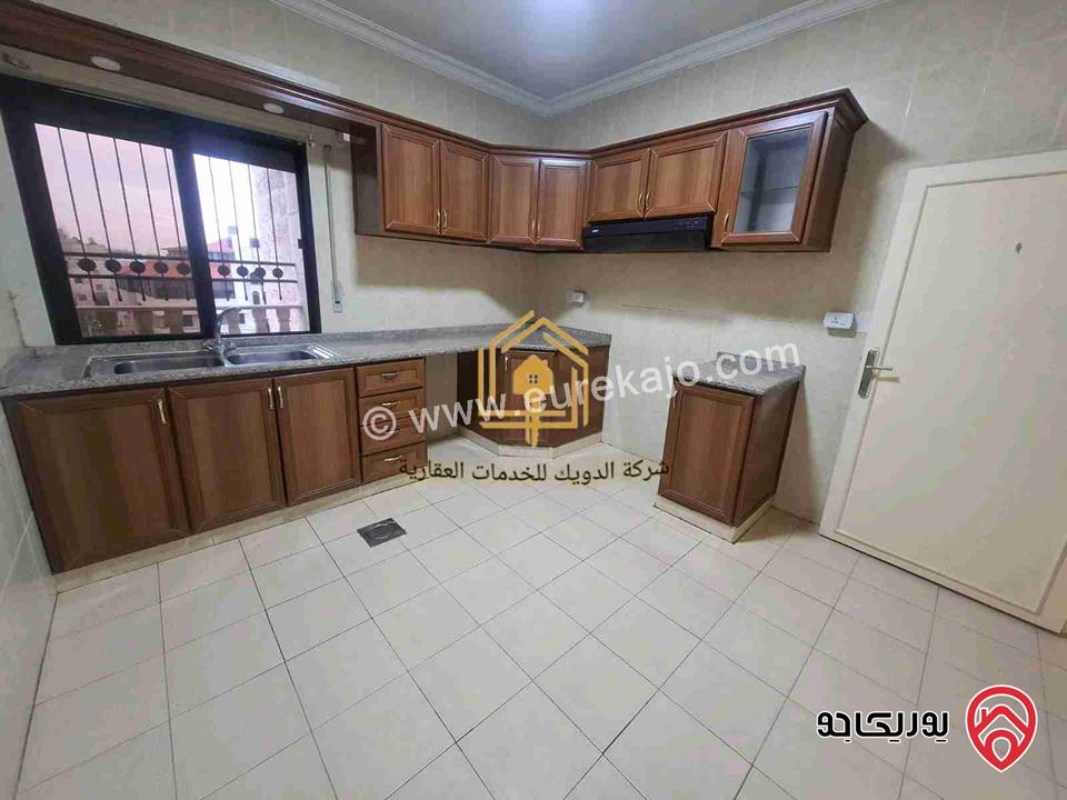 شقة فارغة طابق ثالث مع مصعد مساحة 110م للإيجار في عمان - ام السماق 