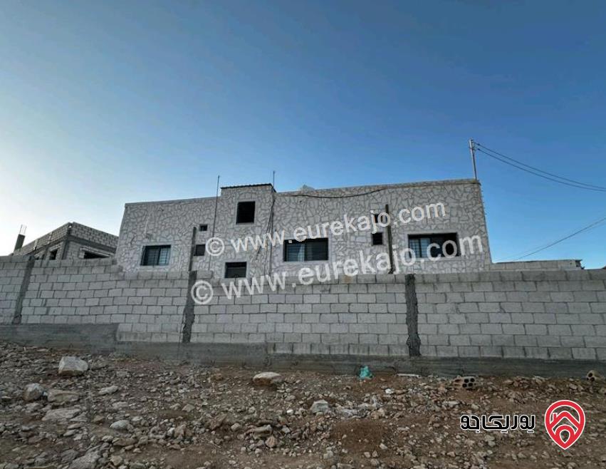 منزل مستقل مساحة 220م على ارض مساحة 500م للبيع في الزرقاء - بيرين