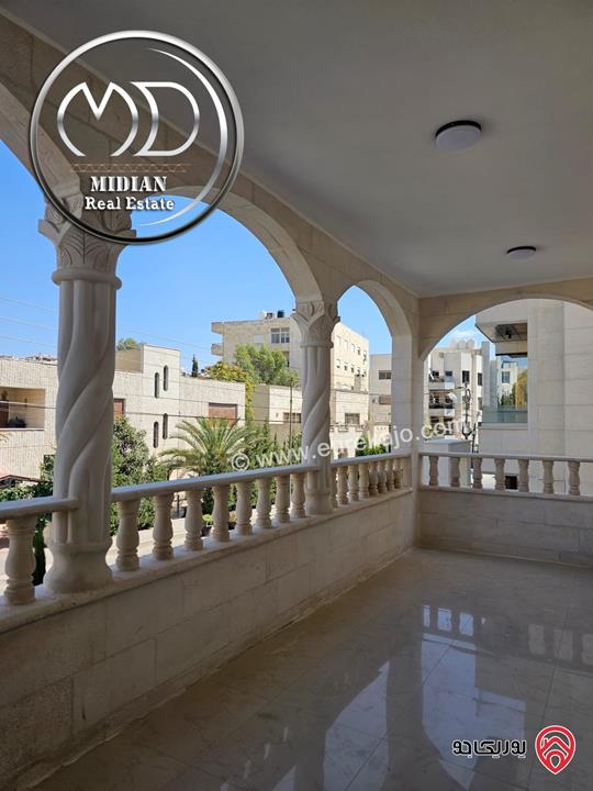 شقة فارغة للايجار في عمان - ضاحية الامير راشد مساحة 300م 4 نوم طابق اول تشطيبات و ديكورات فاخرة