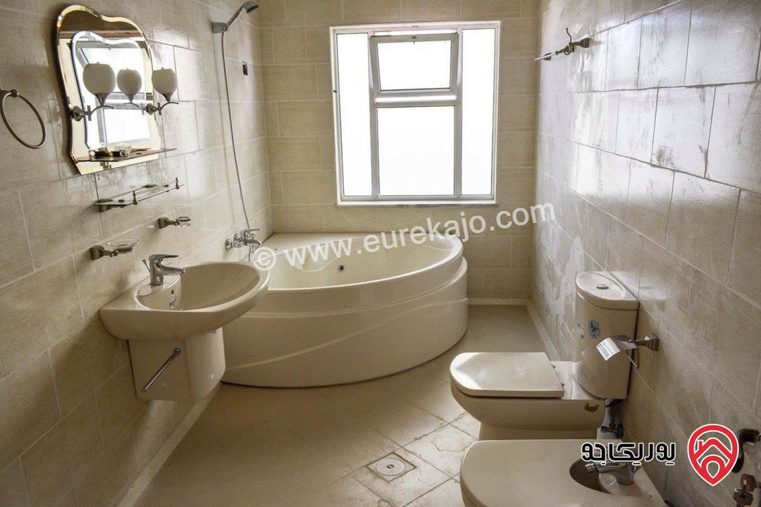 فيلا متلاصقة مساحة 930م على أرض 420م للبيع في عمان - ضاحية الرشيد 