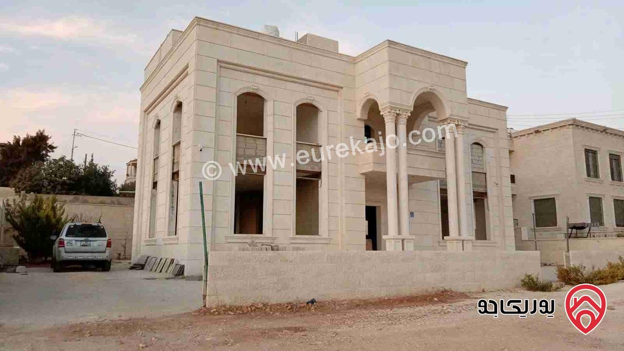 فيلا شبه قصر مساحة 640م على ارض 751م للبيع في عمان - شفابدران 