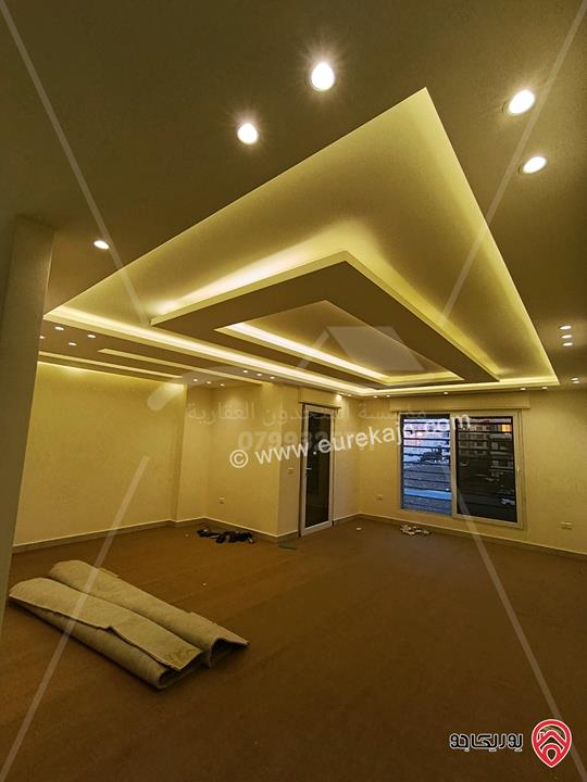 شقة طابقية مساحة 210م جديدة لم تسكن للإيجار الفارغ في عمان - خلدا