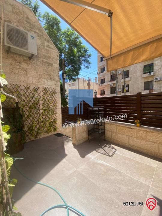 شقة أرضية مفروشة فاخرة للبيع في عمان - السابع قرب السفارة الرومانية 185م مع ترس امامي 25م تشطيب سوبر ديلوكس