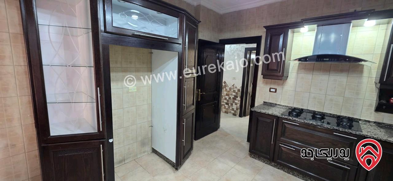 شقة فاخرة طابقية مساحة 224م شبه ارضية على منسوب للبيع في عمان - طبربور  