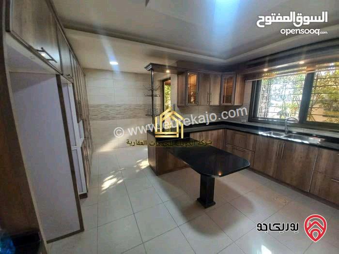 شقة سوبر ديلوكس طابق ارضي 250م داخلي و 150م خارجي للايجار في عمان - خلدا 