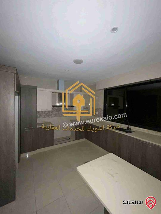 شقة سوبر ديلوكس شبه أرضي مساحة 180م للايجار في عمان - دير غبار 