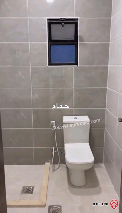 شقة طابق ثالث مع روف مساحة 255م للبيع في الزرقاء الجديدة البتراوي 