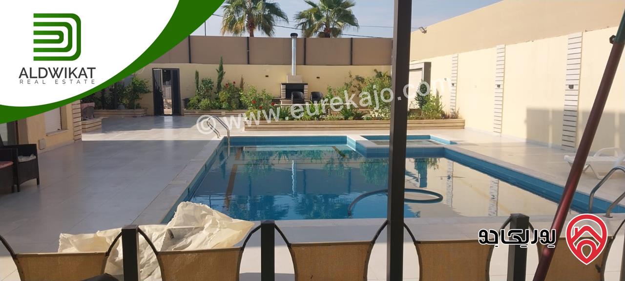 شاليه فاخر مفروش للبيع في اجمل مواقع البحر الميت منتجع البحيرة مساحة الارض 715م والبناء 200م موقع مميز