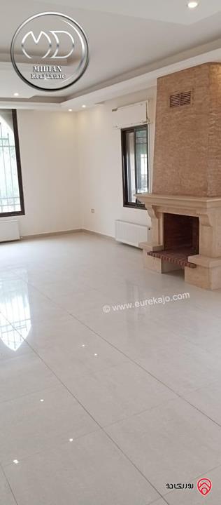 فيلا للبيع في عمان - ضاحية الرشيد مساحة 260م مع تراسات و حدائق تشطيبات سوبر ديلوكس بسعر مميز جداً