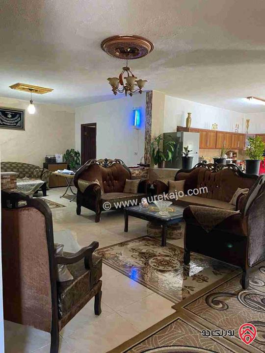 منزل طابقين مساحة 500م وأرض 1000م للبيع بسعر قابل للتفاوض في عمان - أم البساتين