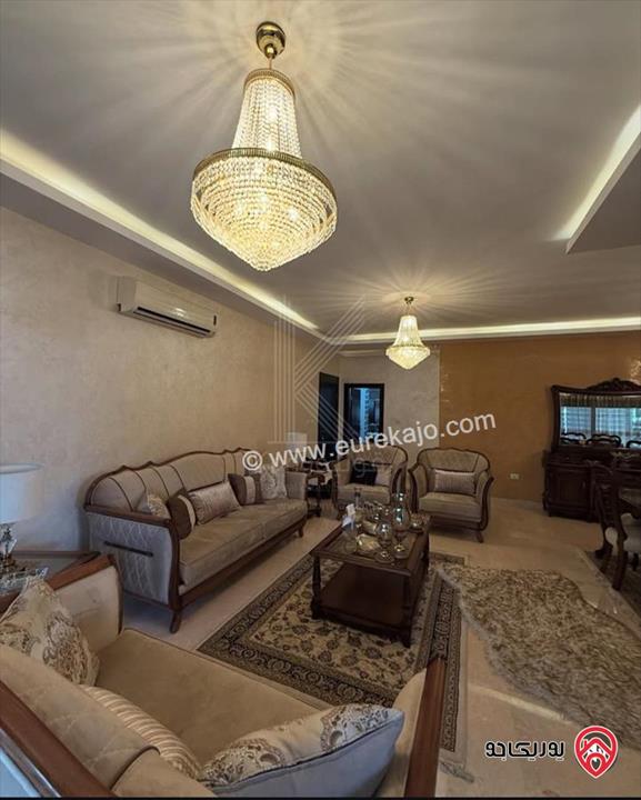 شقة مميزة مساحة 205م داخلي و 100م خارجي للبيع في عمان - ضاحية النخيل