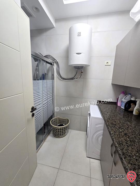 شقة مفروشة بالكامل طابق اخير مع رووف مساحة 250م للبيع في عمان - خلدا