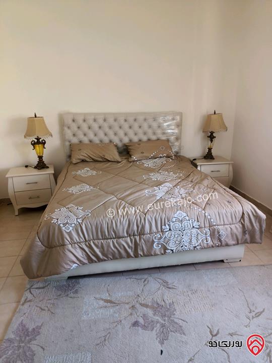 شقة طابق أرضي مساحة 173م مع ترس 60م مفروشة للبيع في عمان - الرابية