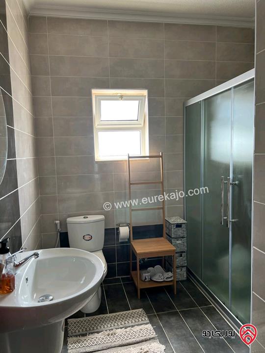 روف مساحة 140م داخلي و 40م خارجي للبيع في الفحيص