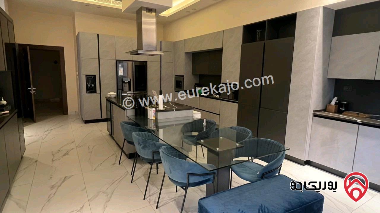 فيلا فاخرة مساحة 1 دونم و 430م على أرض 1 دونم و 100م للبيع في كريدور عبدون