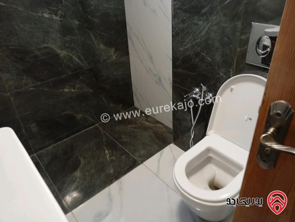 شقة أرضية مساحة 120م داخلي و 100م خارجي للايجار فارغة في عمان - ام اذينة