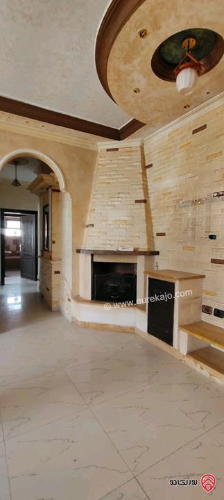 شقة طابق ثالث مساحة 200م للبيع في عمان - طبربور