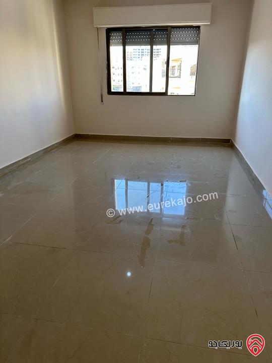 شقة مساحة 126م طابق ثالث للبيع في عمان - ضاحية الامير حسن 