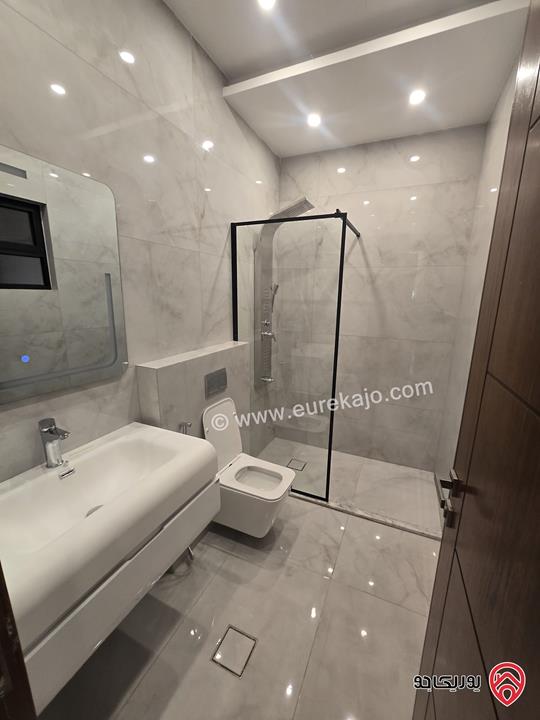 شقة ارضية مساحة 110م مع ترس 50م وكراج خاص للإيجار في عمان - عبدون 