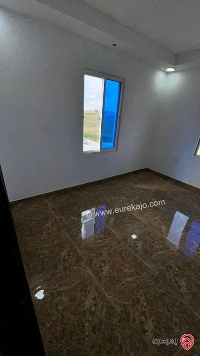 شقتين عدد 2 طابق ثاني سوبر ديلوكس مساحة 154م لكل شقة للبيع في المفرق 