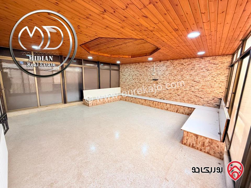 شقة شبه ارضي للبيع في عمان - ضاحية الرشيد مساحة 170م مع ترس 60م تشطيبات سوبر ديلوكس بسعر مميز جداً