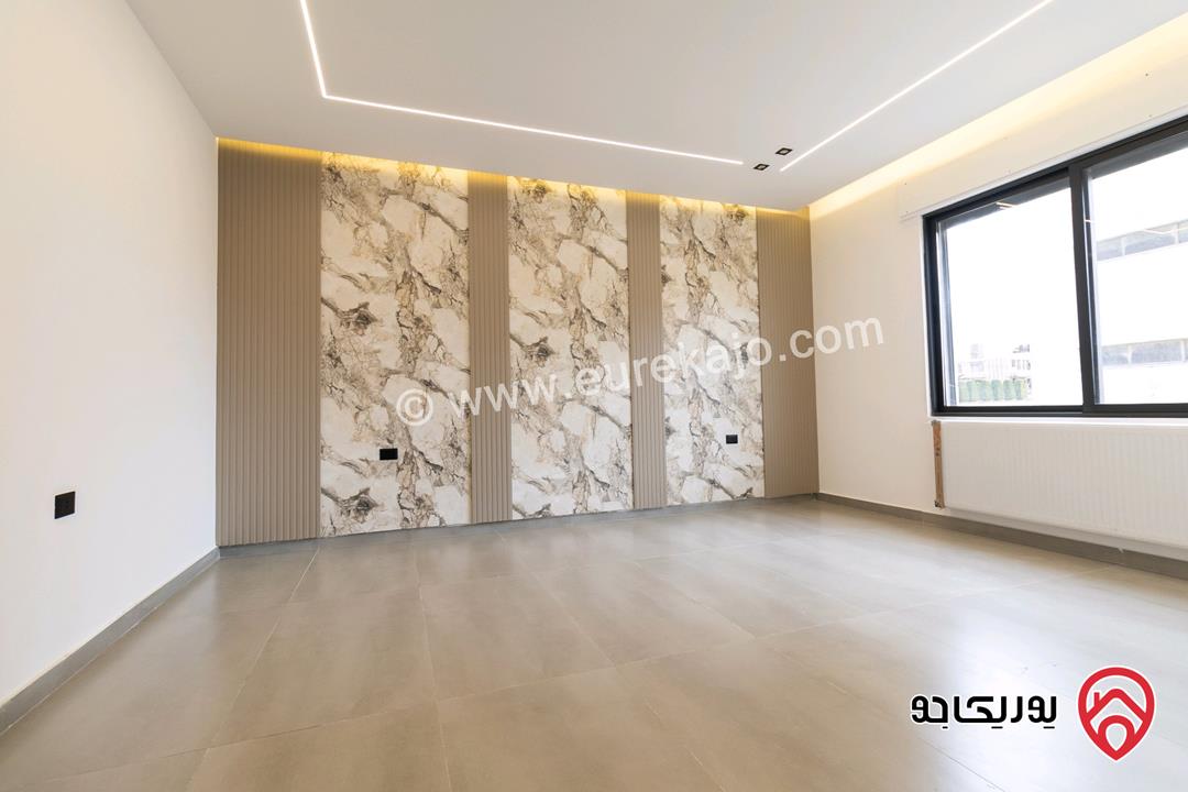 شقة أرضية مساحة 170م داخلي و 180م خارجي للبيع في عمان - البنيات 