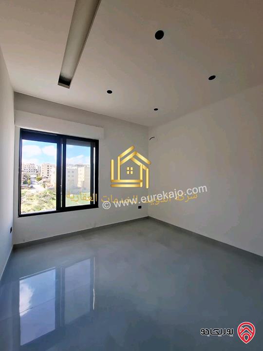 شقة جديدة طابق ثالث مساحة 124متر للإيجار في عمان - البنيات 