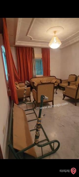 شقّة أرضية مميزة مساحة 211م داخلي و 150م خارجي للبيع في عمان - الجاردنز – موقع هادئ وقريبة من الخدمات