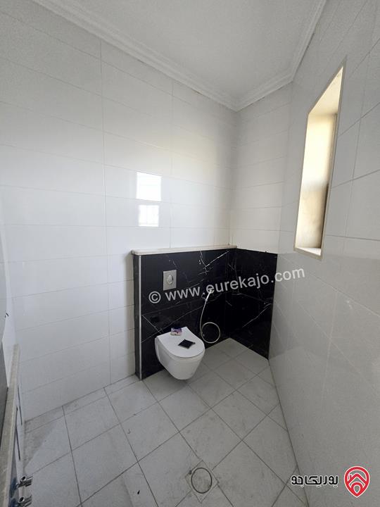 شقة ارضية طابقية مساحة 220 متر مع تراس 60م ومدخل خاص للايجار في عمان - عبدون