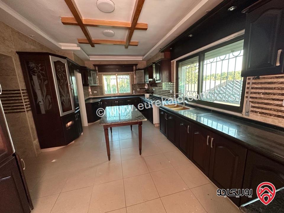 فيلا مساحة 980م على أرض 1400م للايجار في عمان - دابوق