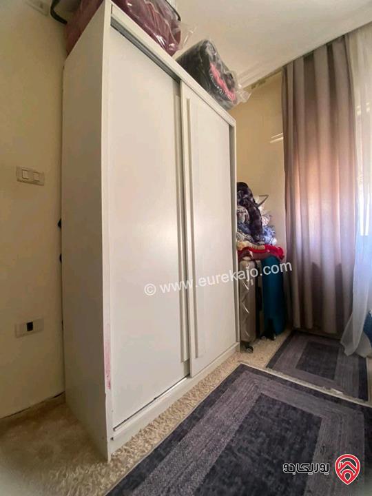 شقة ديلوكس طابق أرضي معلق مساحة 130م للبيع في عمان - ام السماق 