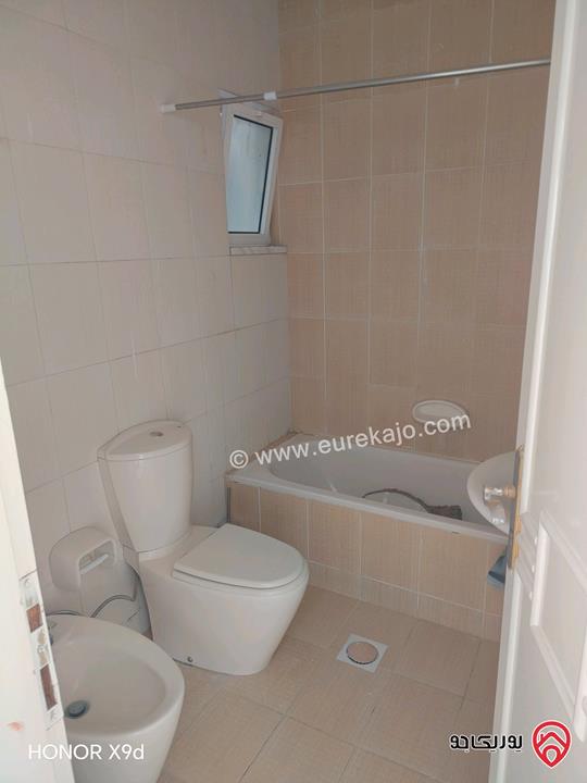 شقة طابق ثالث مساحة 165م للإبحار في عمان - ام السماق بالقرب من مكة مول 