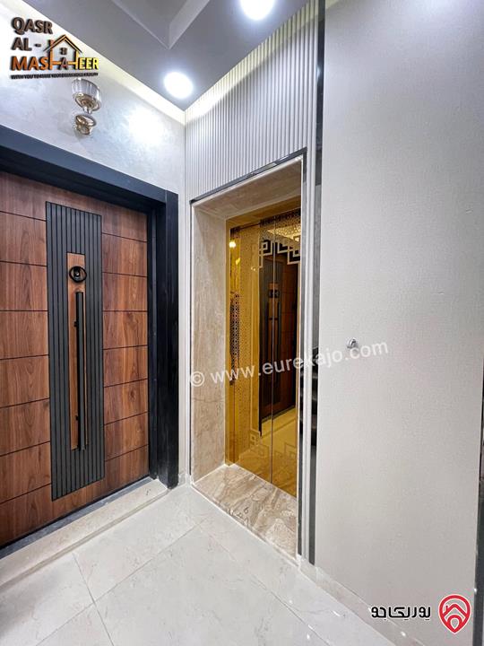 شقة ارضية مميزة مساحة 120م للبيع في عمان - الجبيهة ام زويتينة شارع التعليم العالي 