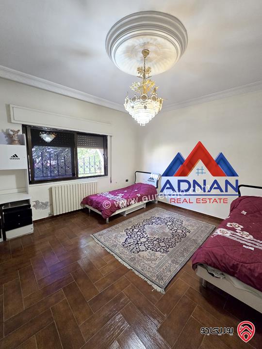 فيلا مستقلة مفروشة مساحة 450م على أرض 500م مع مسبح للايجار في عمان - ام السماق